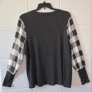 MAURICES Women’s 2X Gray / White Plaid Long Sleeve Round Neck Sweater